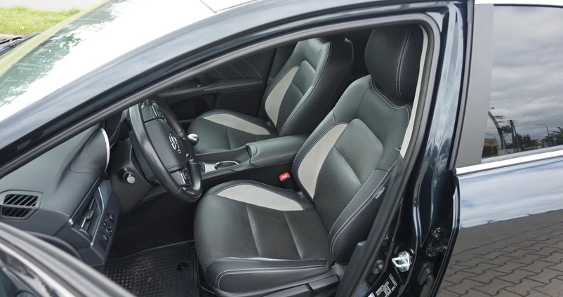 Toyota Avensis cena 65500 przebieg: 120000, rok produkcji 2015 z Płock małe 232